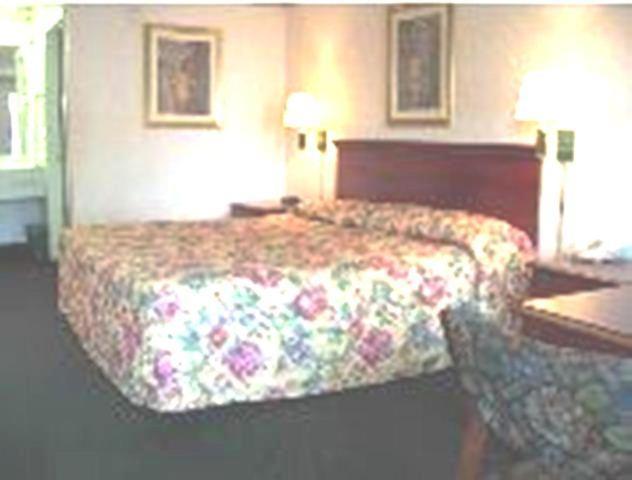 America'S Best Inn & Suites - Decatur Bilik gambar