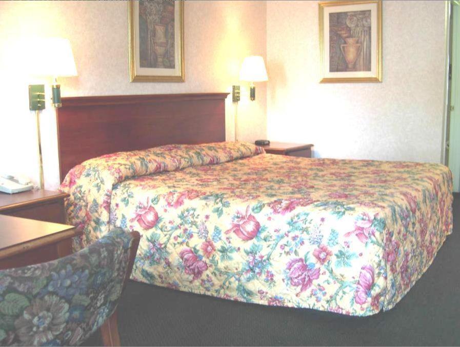 America'S Best Inn & Suites - Decatur Bilik gambar
